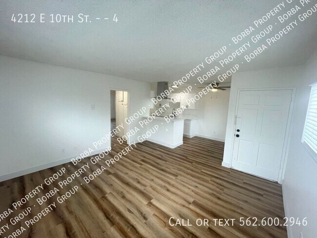 Foto del edificio - 4212 E 10th St