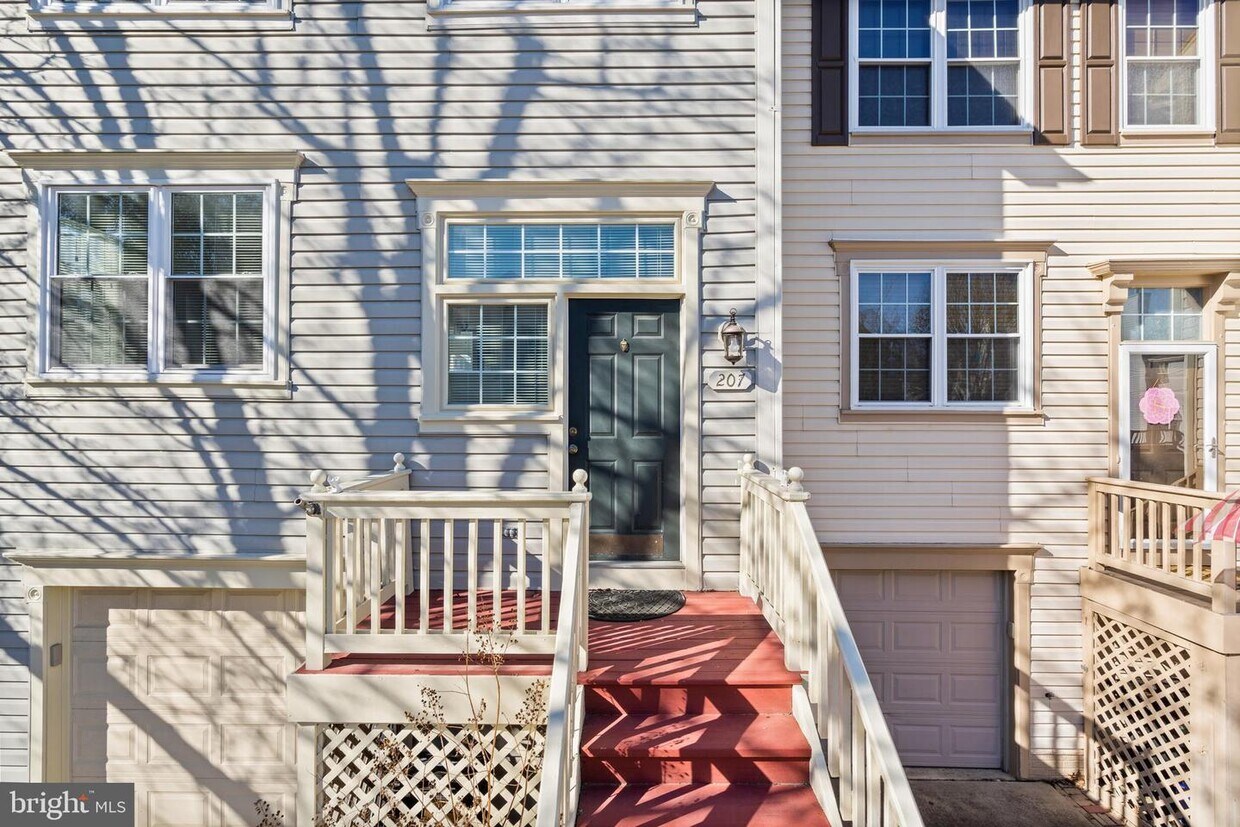 Primary Photo - 207 McDaniel Dr
