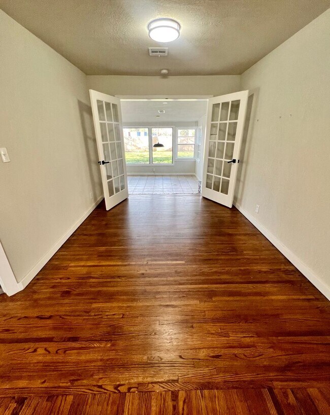 Foto del edificio - Brookside Charmer!