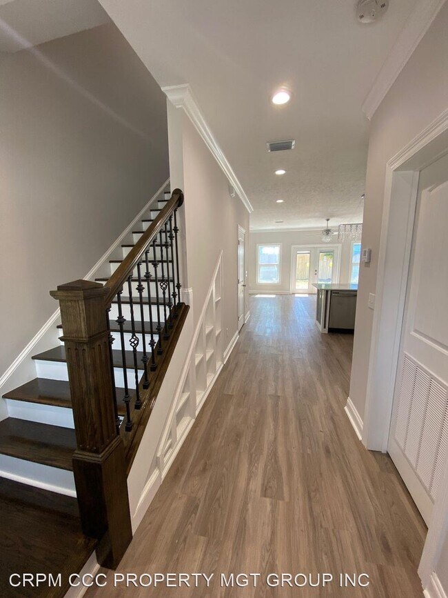 Building Photo - 3 br, 2.5 bath House - 8609 Laird St