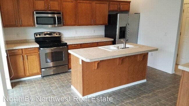Building Photo - 3 br, 2.5 bath House - 5317 Military Road ...