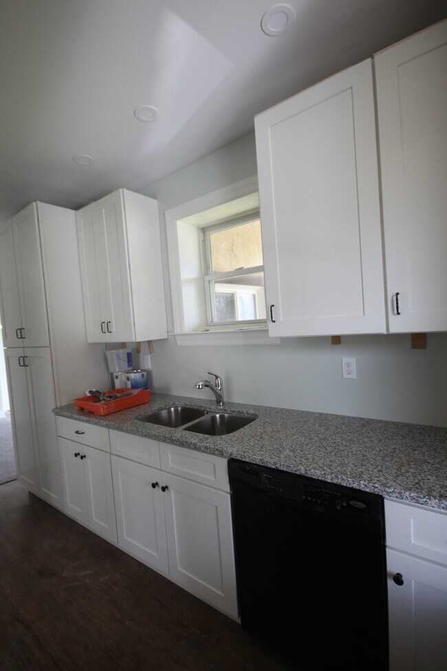 Kitchen - 202 Walnut St