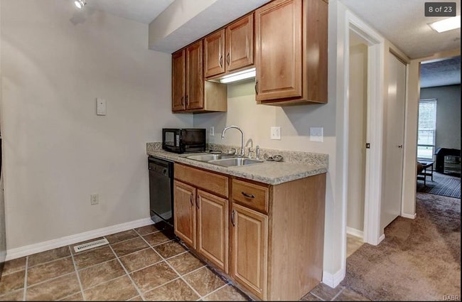 Kitchen - 4311 Frontenac Dr