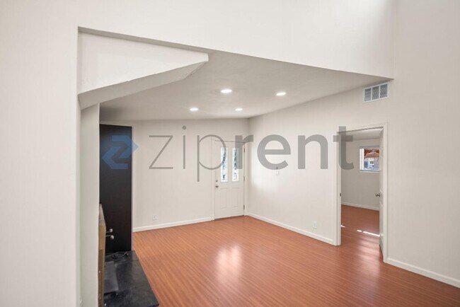 Foto del edificio - 41861 Maywood St