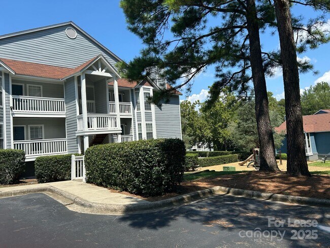 Foto del edificio - 6609 Reafield Dr
