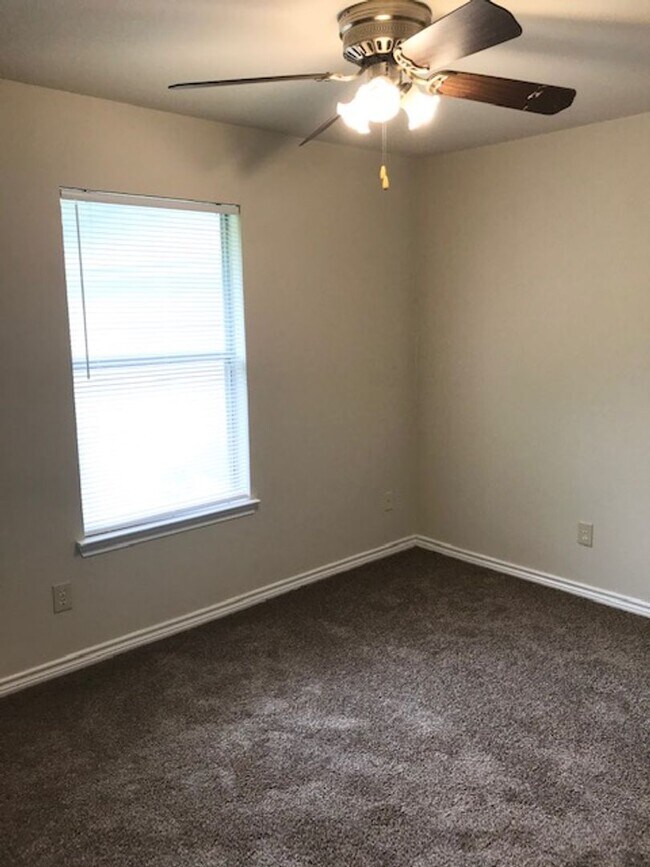 Foto del edificio - 2 Story townhome in Moody, Texas.