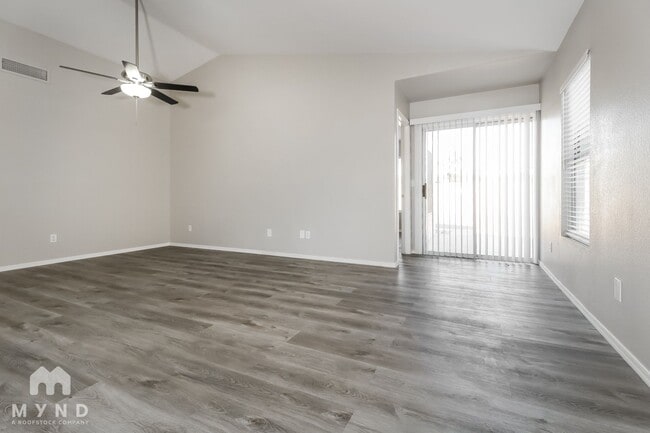 Building Photo - 2206 E Aire Libre Ave