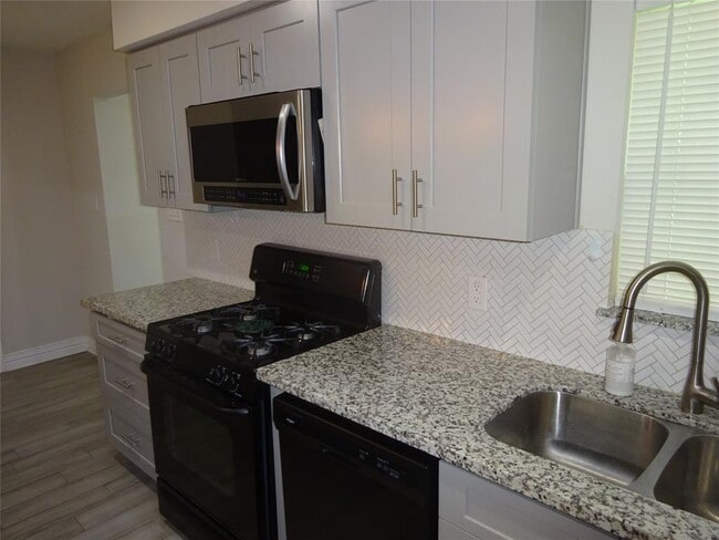 Foto del edificio - 4907 Ward St