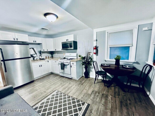 Foto del edificio - 96 Raritan Ave