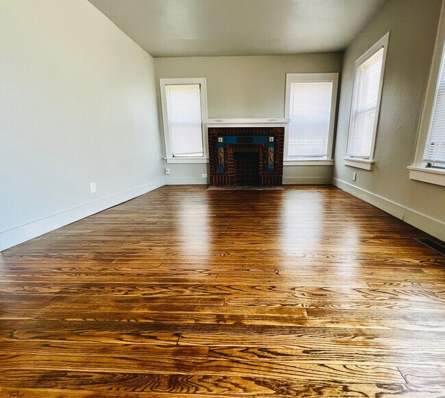 Foto del edificio - Updated 1BD 1BA Duplex in Mesta Park!