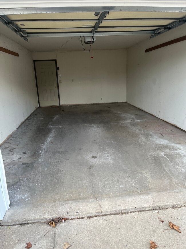 Building Photo - 521 Partridge Ct