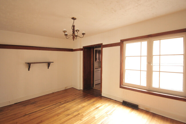 Building Photo - 427 Biddle Ave