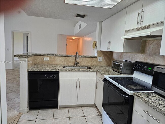 Foto del edificio - 5011 Wiles Rd