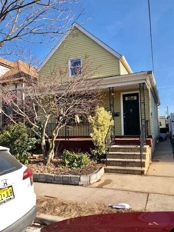 Primary Photo - 720 Hudson Ave