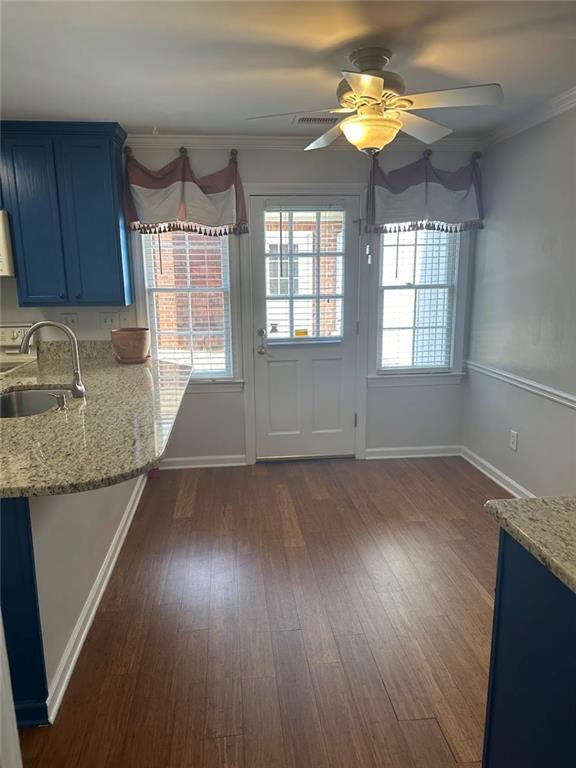Foto del edificio - 9098 Carroll Manor Dr
