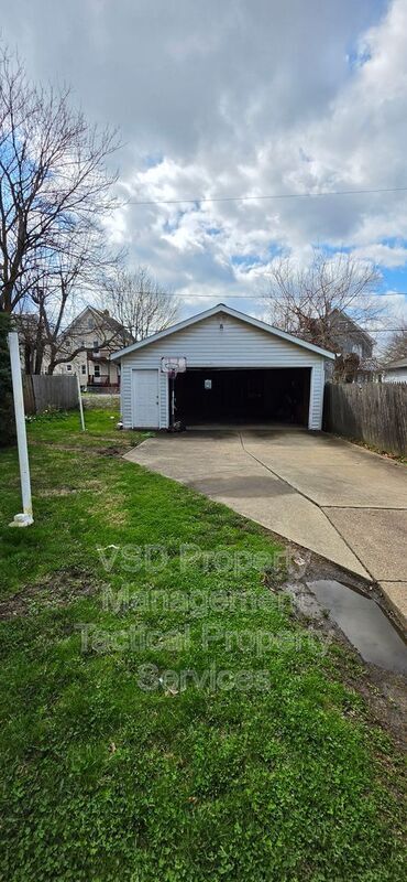 Foto del edificio - 8204 Vineyard Ave