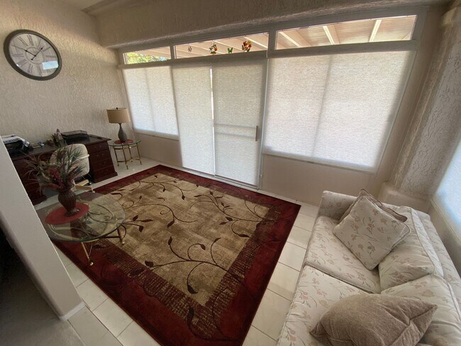 Foto del edificio - Wonderful 2 bed/2 bath home located in Summerlin