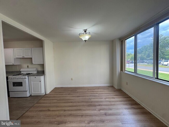 Foto del edificio - 6621 Wakefield Dr