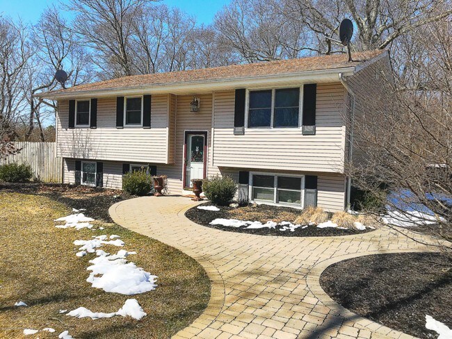 Foto del edificio - 22 Ford Rd