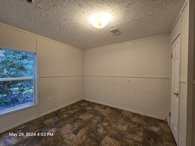 Building Photo - 3309 E 2nd Ct