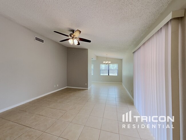 Building Photo - 1534 Thistledown Dr