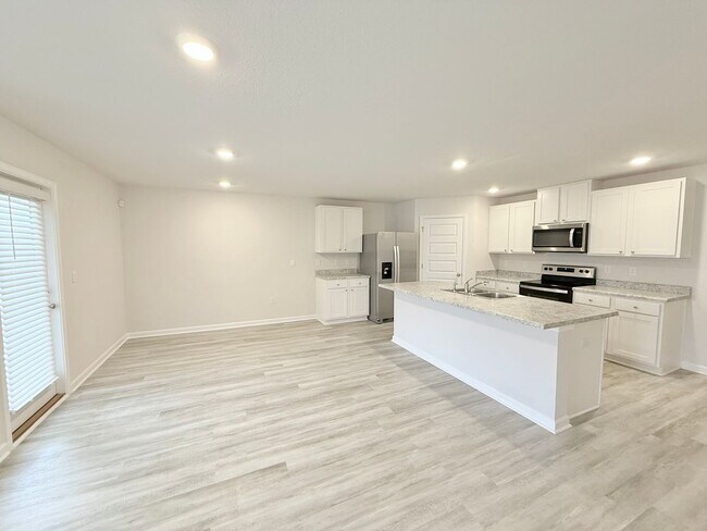 Foto del edificio - 4-Bedroom Home - Woodlands