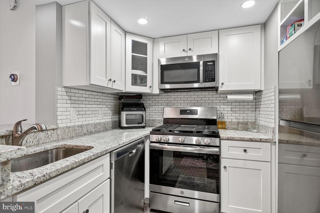 Foto principal - 1050 N Taylor St