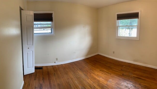 Building Photo - $2,350 - Corner Lot 3-Bedrooms, 2-Baths Home, Ready For Lease!