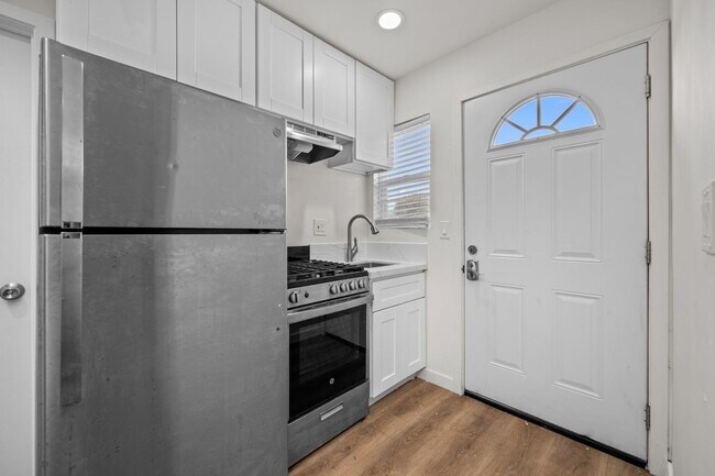 Building Photo - 6233-6235 Dorothy Drive