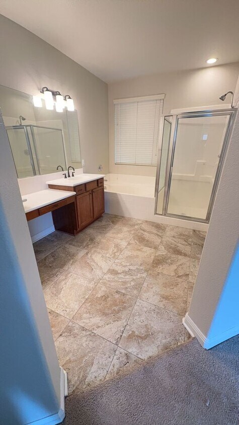 Foto del edificio - 13141 High Crest Rd