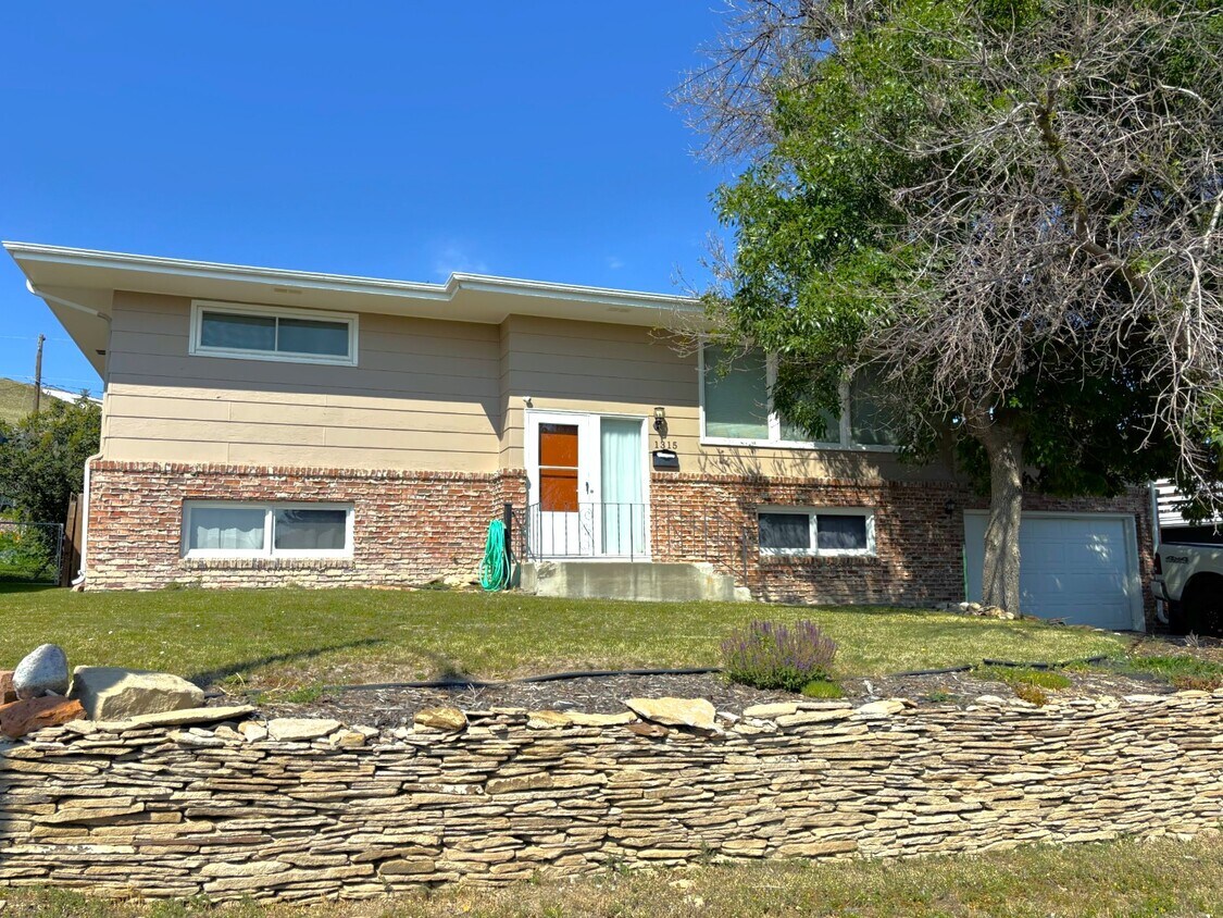 Foto principal - 1315 Avenue C NW