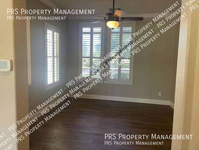 Building Photo - 4626 E Blue Spruce Ln