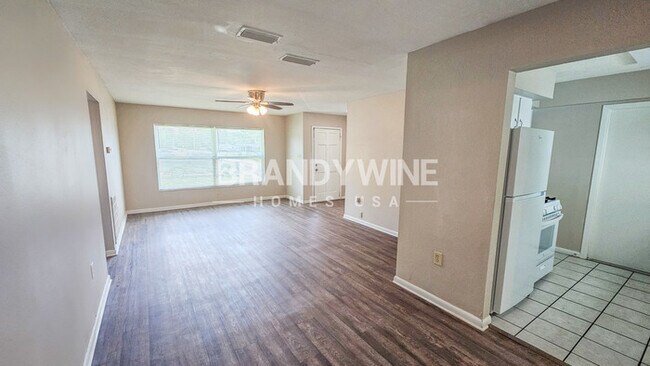 Building Photo - 121 Melanie Ln
