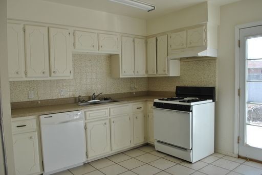 Building Photo - Fantastic 2 bed 1 bath Apartment