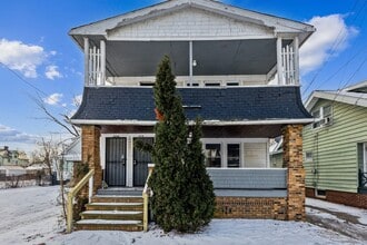 Building Photo - 15714 Corsica Ave