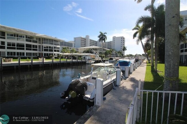 Building Photo - 3051 NE 47th Ct