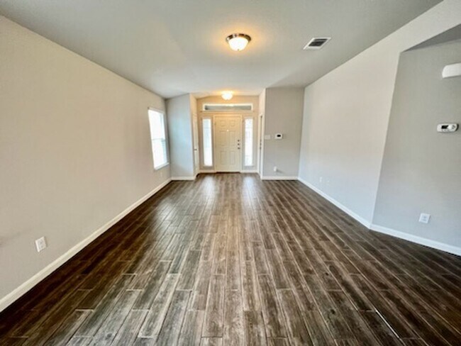 Foto del edificio - Beautiful Home in Avery Park!