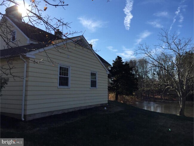 Building Photo - 4573 Smith Rd