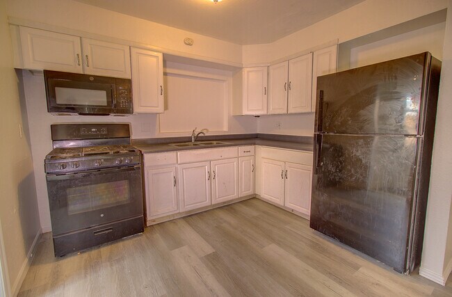 Foto del edificio - 1130 E 6th St