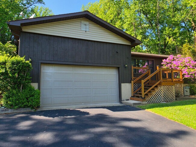 Foto del edificio - Welcome to life in sought-after Chesapeake Isles!