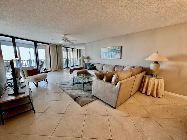 Building Photo - 6650 Sunset Way