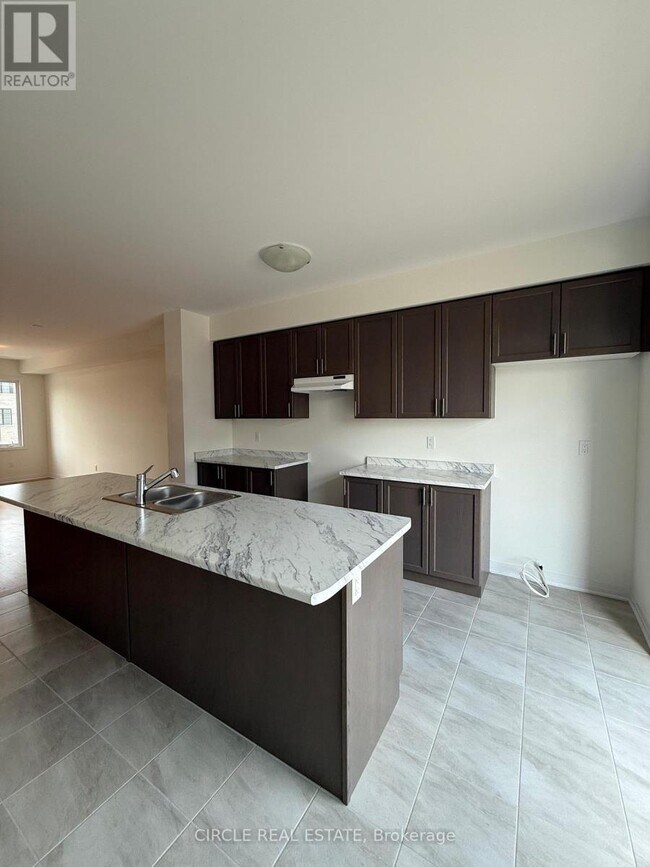 Building Photo - 36 Hine Rd