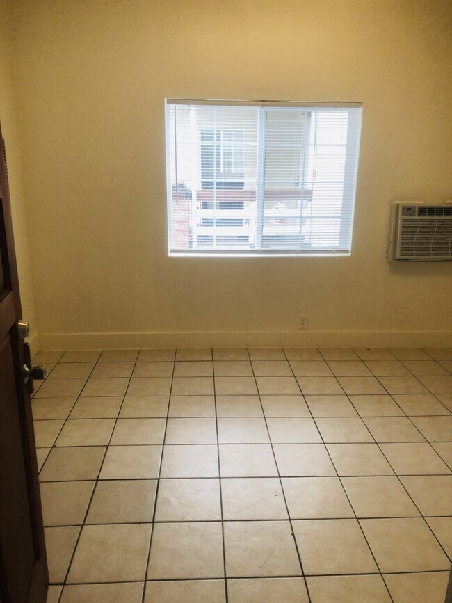 Foto del edificio - 1550 Montgomery St