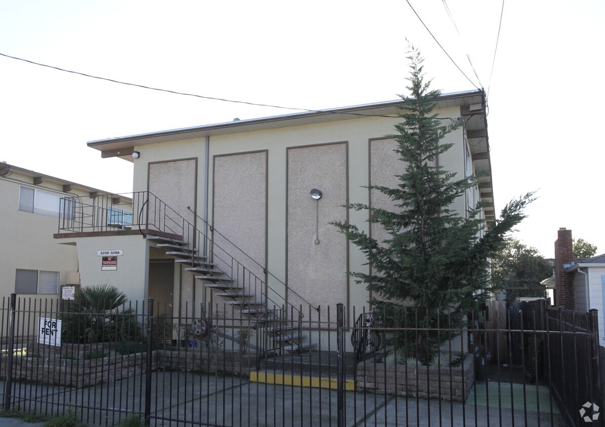 Foto del edificio - 5250-5260 Riverside Ave