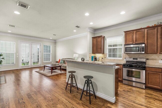 Foto del edificio - 821 W 26th St