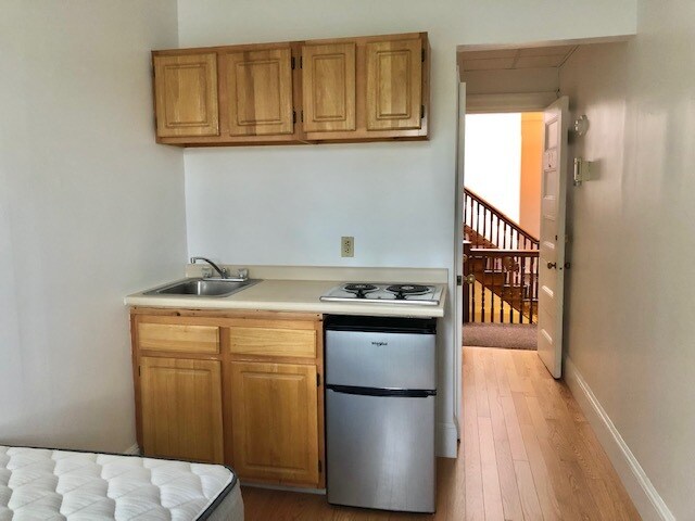 Building Photo - 1061 Beacon St