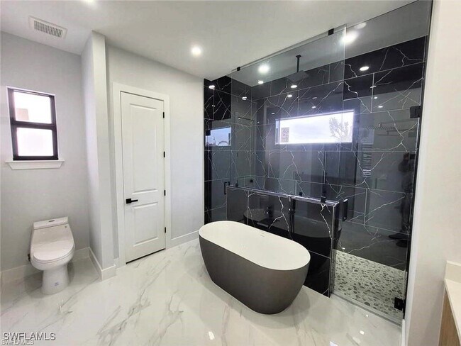 Foto del edificio - 327 NE 9th Terrace