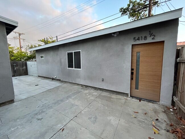 Building Photo - 5418 Smiley Dr