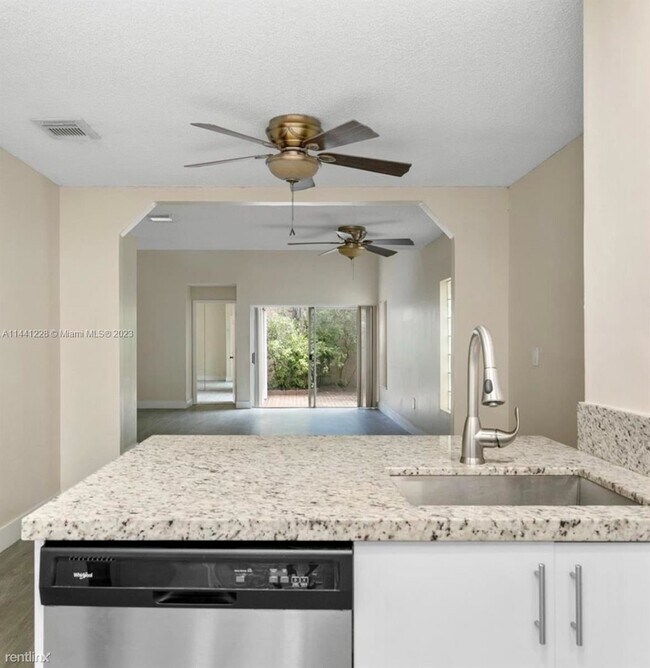 Foto del edificio - 3 br, 2.5 bath House - 1100 Satinleaf St