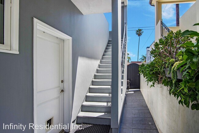 Foto del edificio - 1 br, 1 bath House - 328 Narcissus Avenue